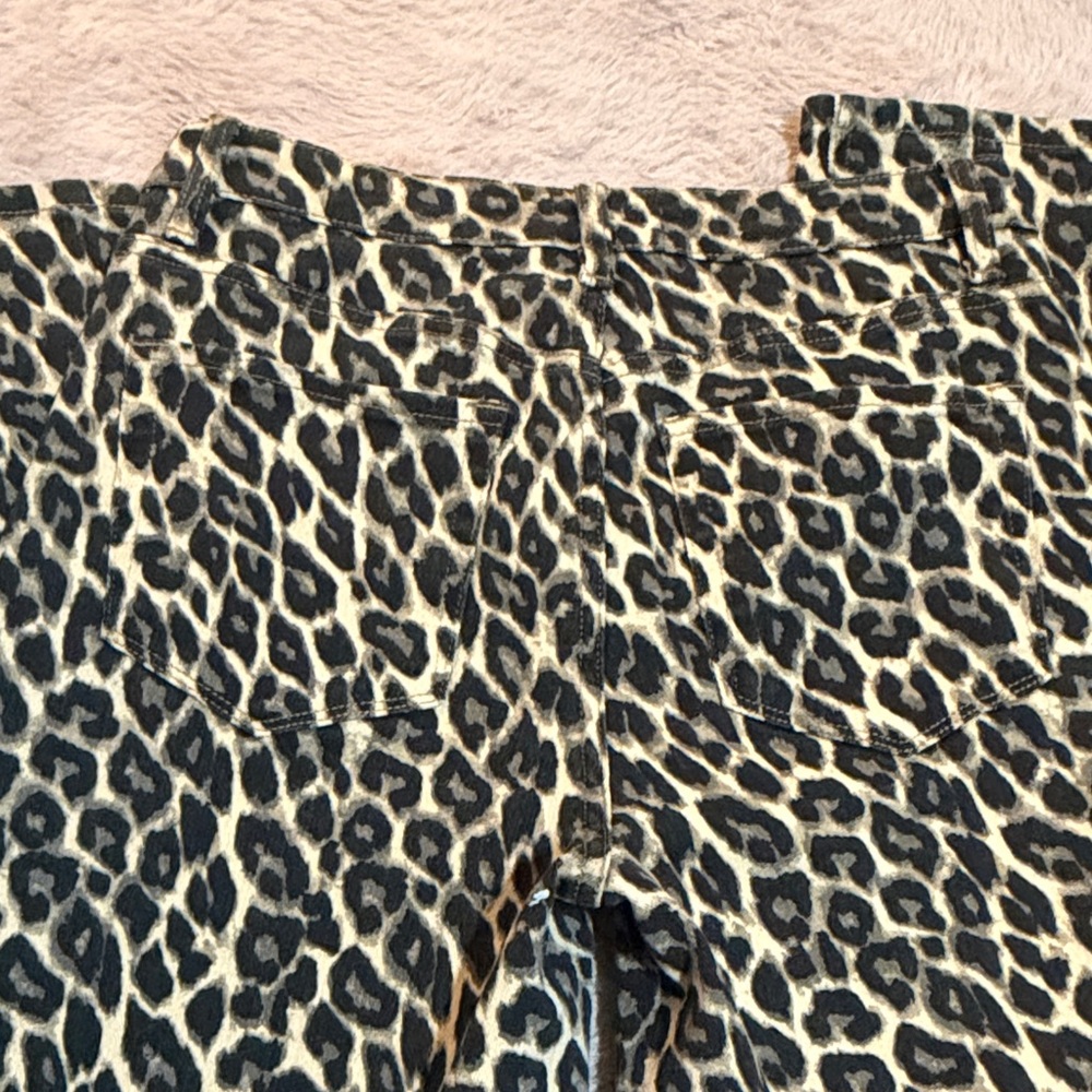 Leopard Print Flare & Wide Leg Jeans - Picture 9 of 12